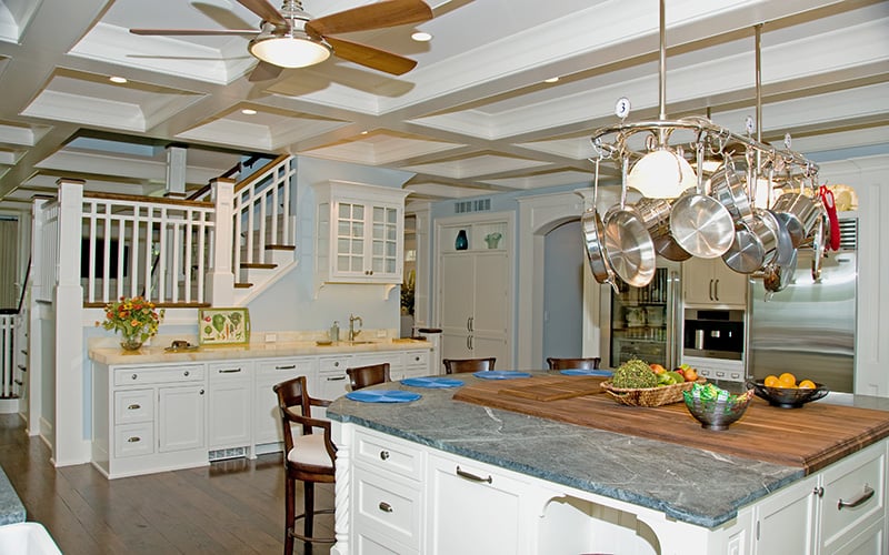 geneva-lake-estate-home-backyard-lake-view