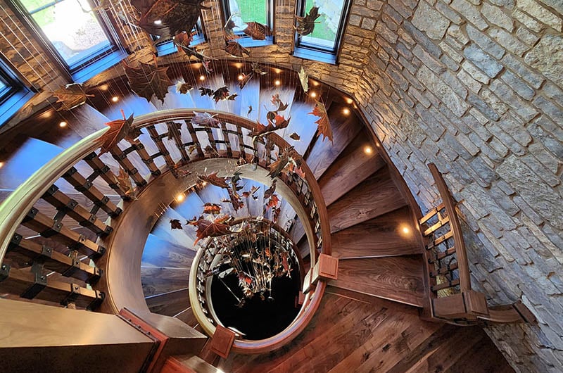 custom-home-construction-spiral-stairway-design