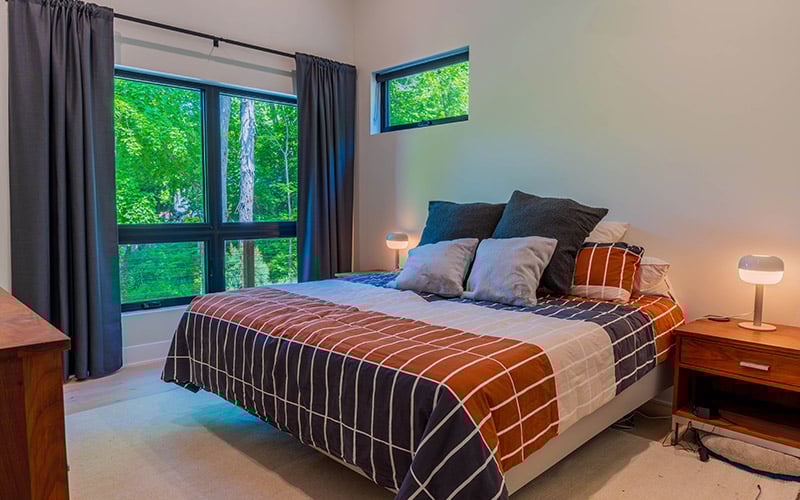 lakefront-home-builder-bedroom