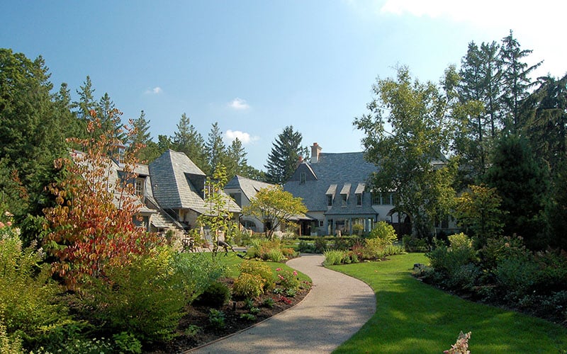 waterfront-home-outdoor-living-wisconsin