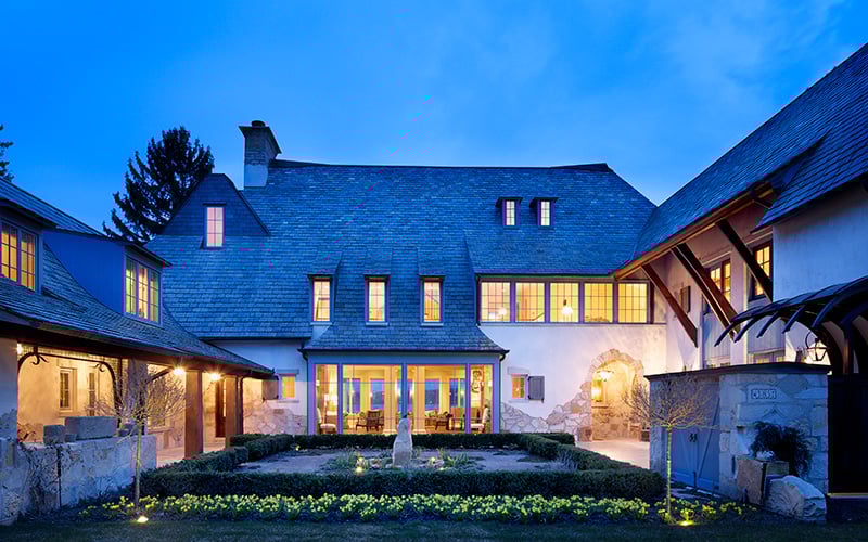 wisconsin-luxury-home-staircase-millwork