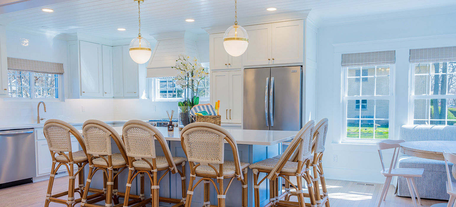 custom-home-renovation-white-kitchen-lake-geneva